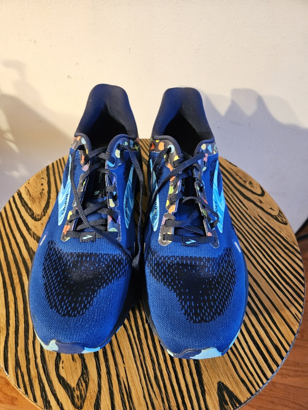 BROOKS LAUNCH 9 RUNNING SHOES